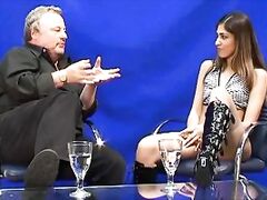 Bangla babe Aamina begum is here to be taken over and swept off her feet into a fantasy world where we both get satisfaction