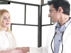 Doctor impregnates blonde because she begged for his sperm