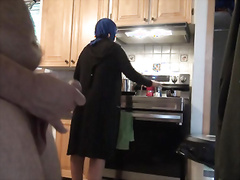 HUGE COCK FLASH FOR IRANIAN HIJAB STEPMOM - جنس نامادری ایرانی