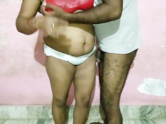 Indian maa ne apne bete se khade khade gand chudwai